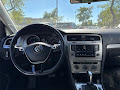 2017 Volkswagen Golf SportWagen SE