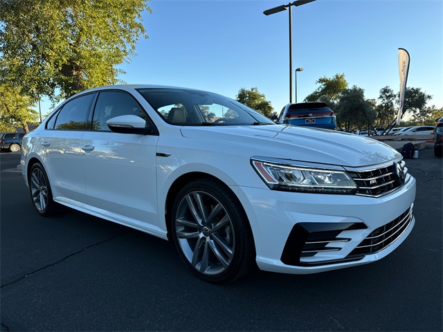 2018 Volkswagen Passat 2.0T R-Line