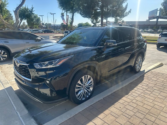2023 Toyota Highlander Platinum